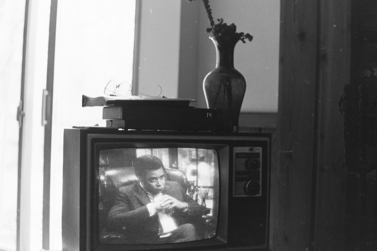 Stunning Found Photos of People and their Television Sets