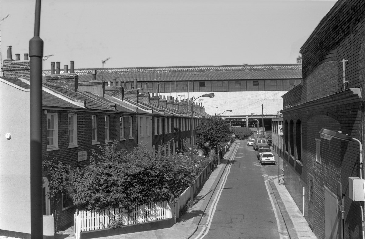 Shepherds Bush Place,  1990