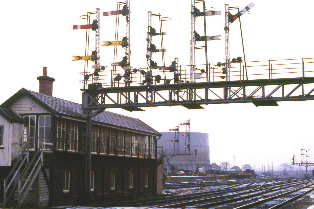 Welshs Bridge Signal Box – 1985