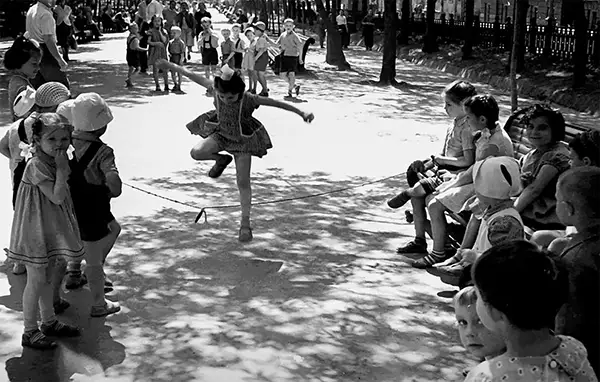 Capturing the Thaw: A Window into the Changing Soviet Landscape of the 1960s through Vladimir Lagrange's Photographs