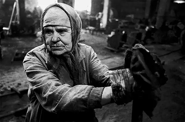 Capturing the Thaw: A Window into the Changing Soviet Landscape of the 1960s through Vladimir Lagrange's Photographs