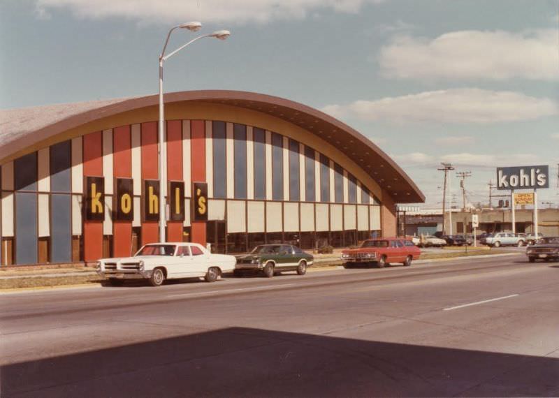 Kohl’s supermarket, 1976.