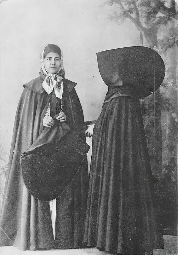 The Azorean Hood: Historical Photos of Portuguese Women in their Traditional Hooded Capes