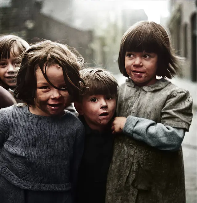 Poor children of the Stepney slum, 1895.