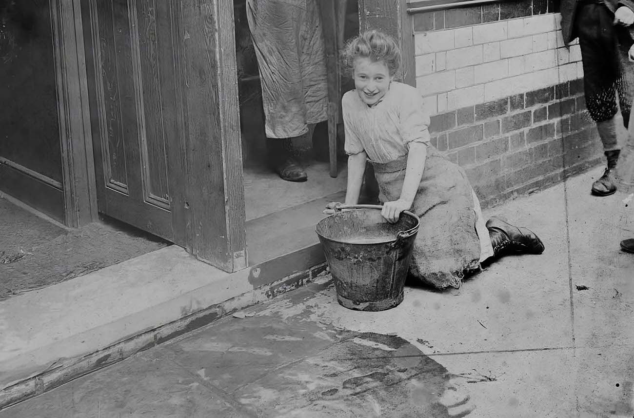 Victorian Slums Revealed: Haunting Photos of Everyday Life in Victorian England