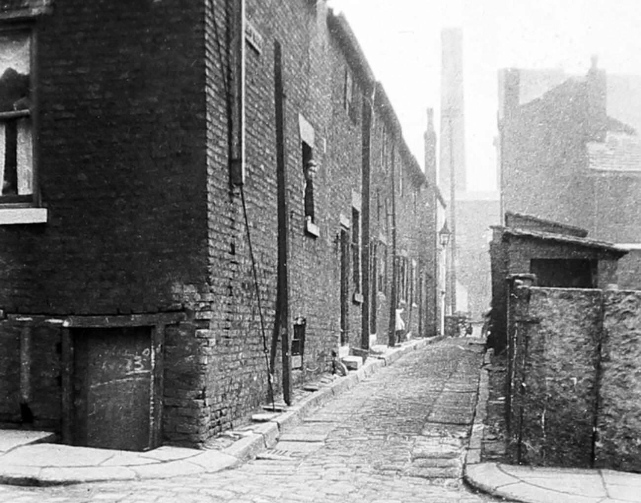 Slum housing, probably Manchester, early 1900s