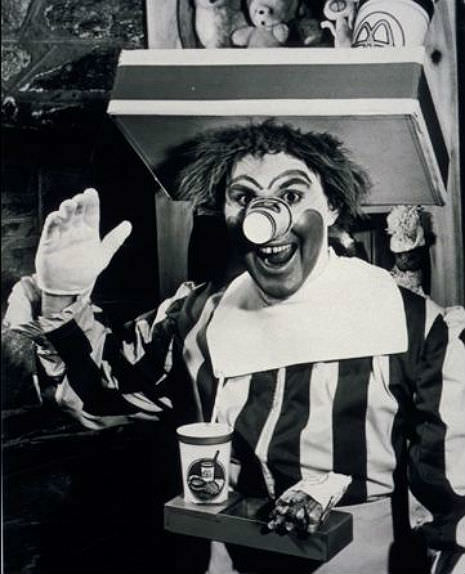 Bizarre vintage photos of Clowns that Look Like They’re Serial Killers and Perverts