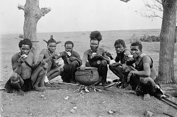 Frank Carpenter People around the wolrd 1900s