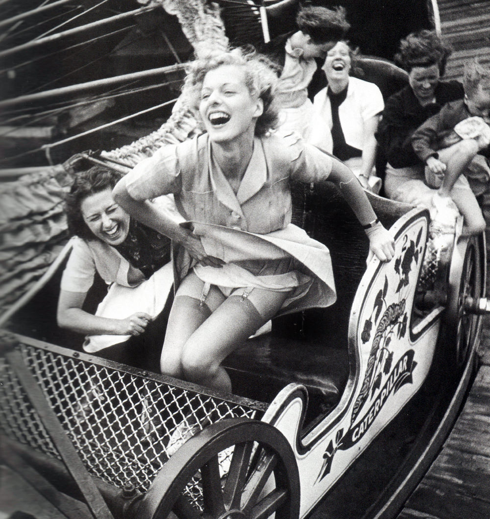 Exploring Everyday Life in 1930s Britain Through Kurt Hutton's Lens