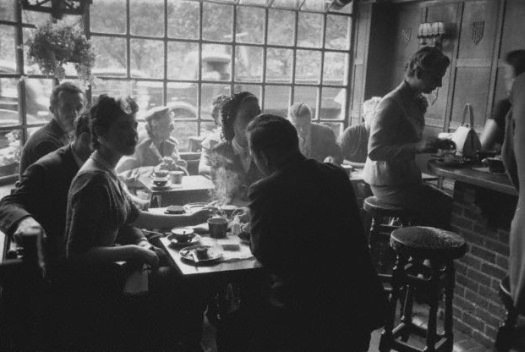 Exploring Everyday Life in 1930s Britain Through Kurt Hutton's Lens