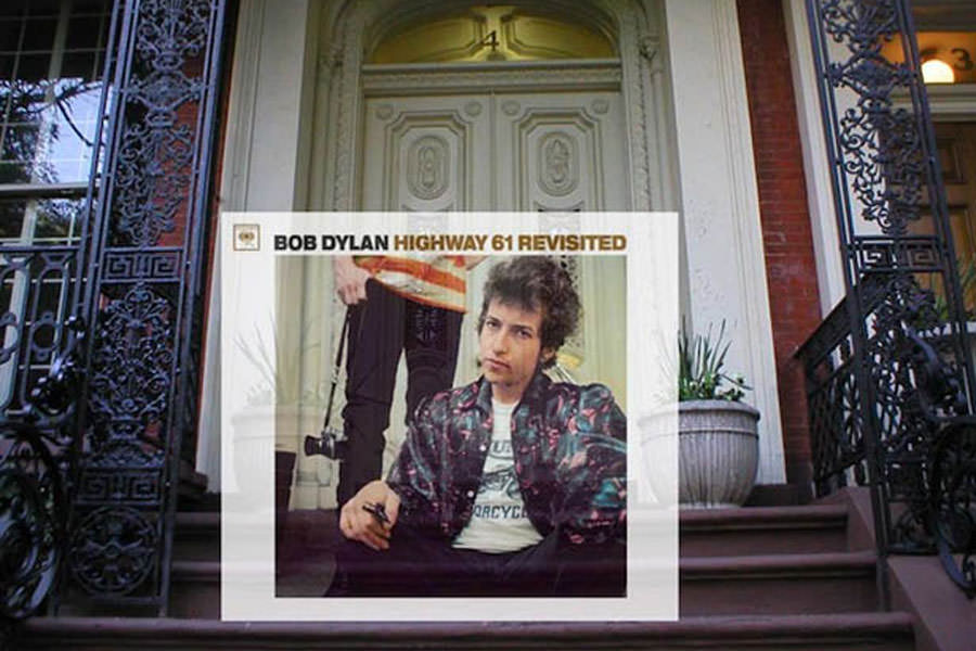 Bob Dylan was photographed on the front steps of 4 Gramercy Park West, New York City for the cover of ‘Highway 61 Revisted’ (1965).