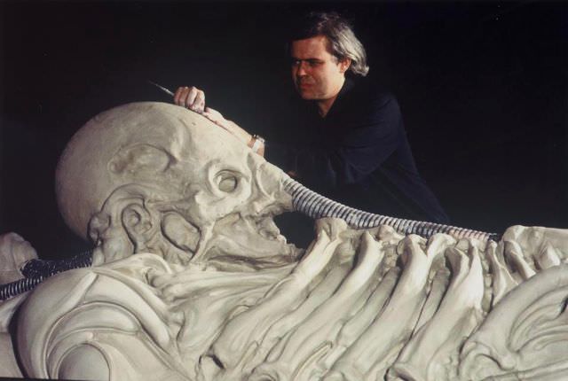 Stunning Behind-the-Scenes Photos from the Making of Alien (1979)