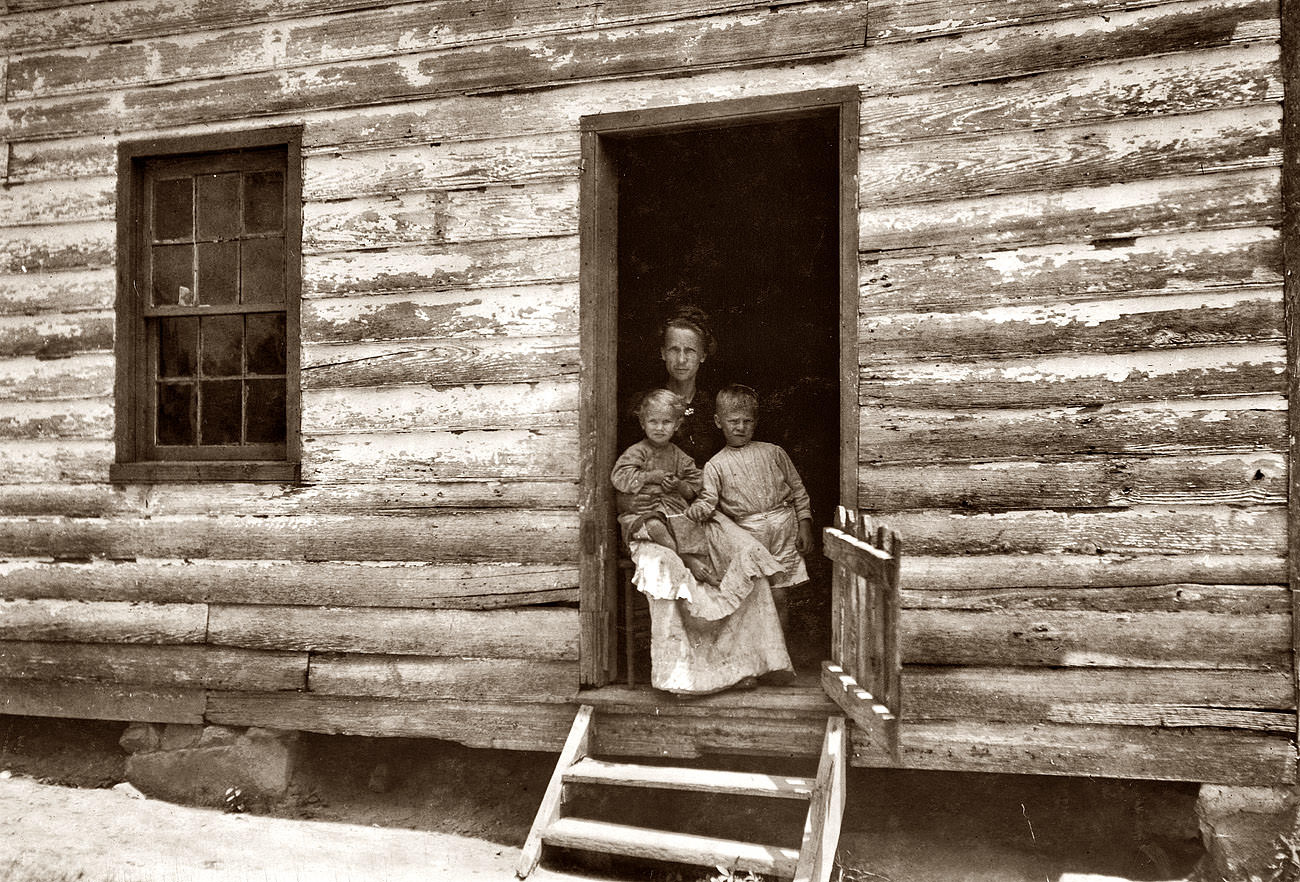 Innocence Lost: Vintage Photographs of America's Children in the Early 1900s