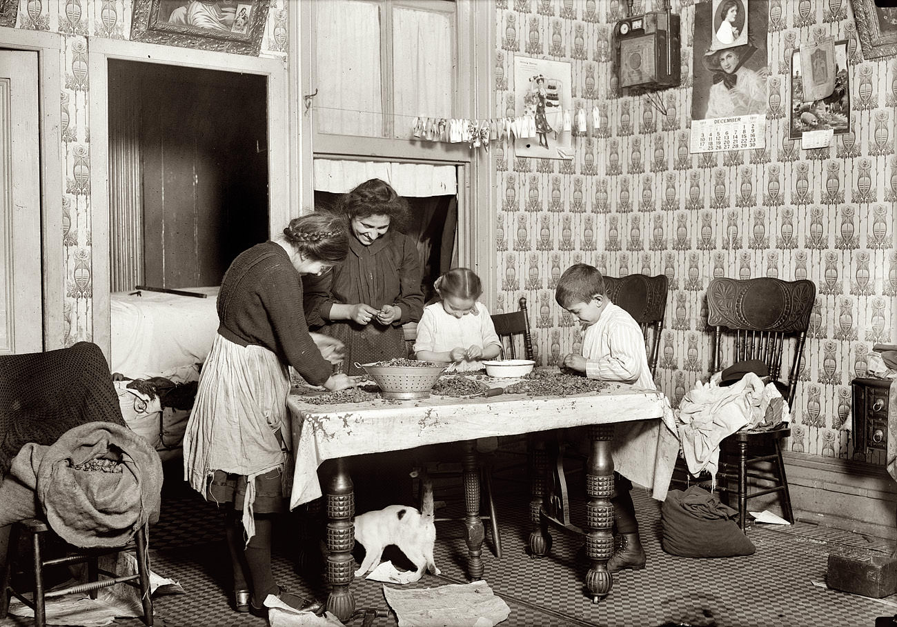 Innocence Lost: Vintage Photographs of America's Children in the Early 1900s