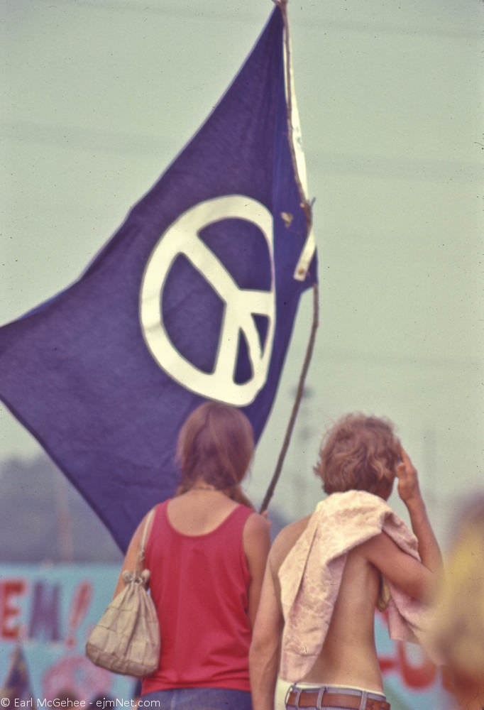 Southern Sounds and Summer Vibes: Vintage Photographs of the Atlanta International Pop Festival, 1970