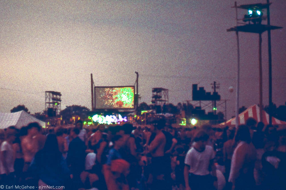 Southern Sounds and Summer Vibes: Vintage Photographs of the Atlanta International Pop Festival, 1970