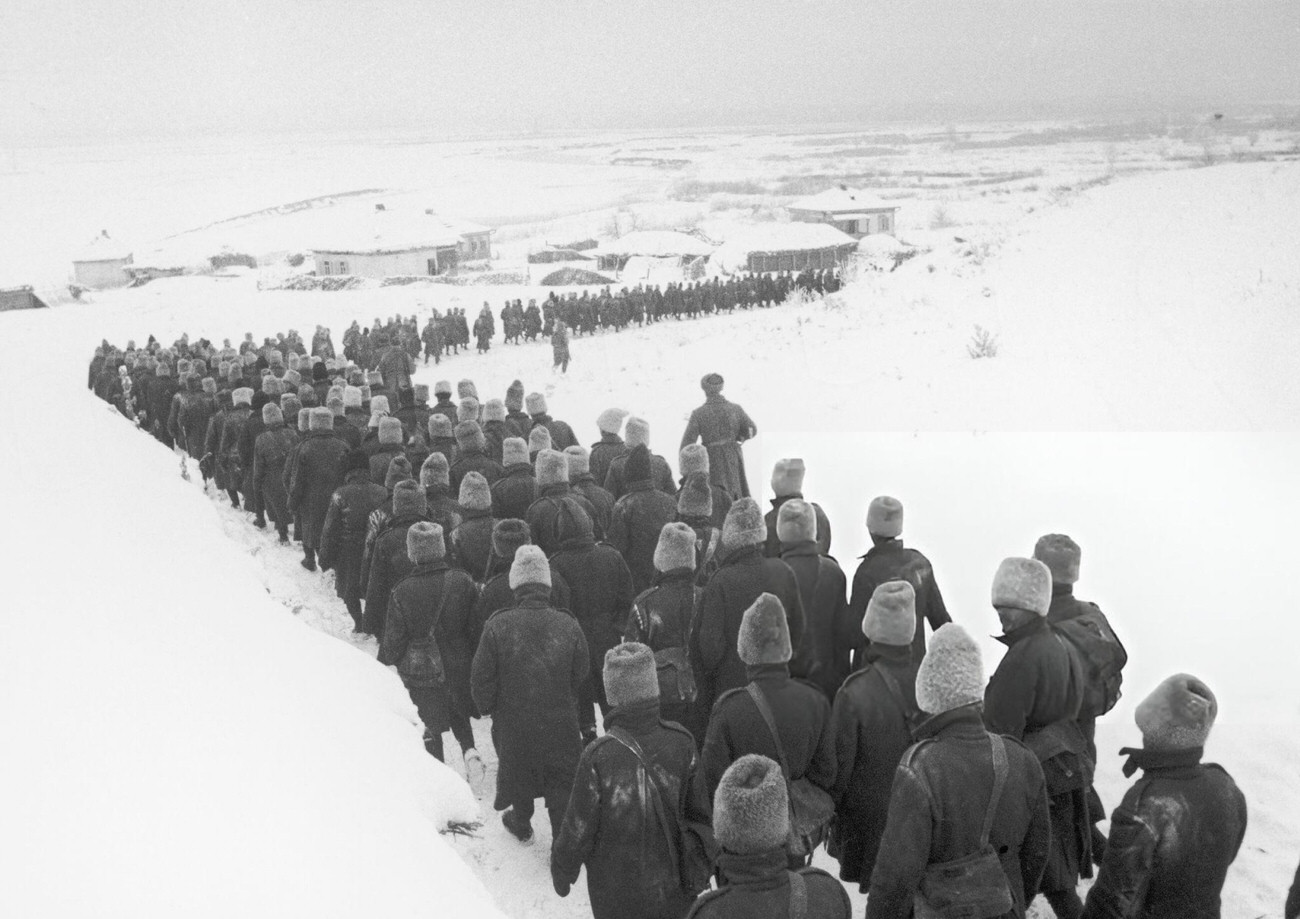 Long march of Romanian POWs from the Battle of Stalingrad.