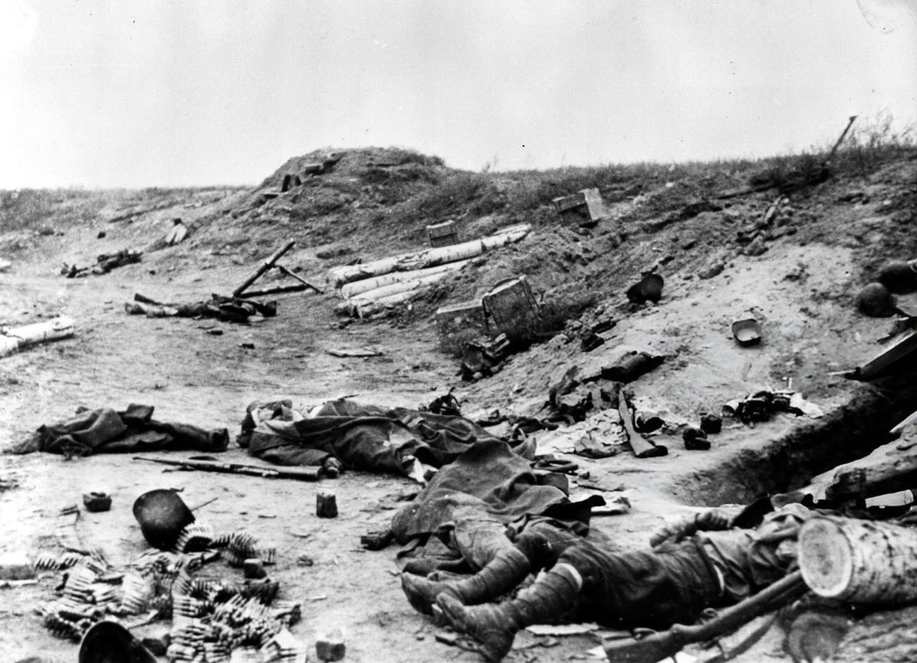 Dead Romanian troops southwest of Stalingrad, 1943.