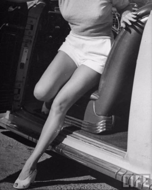 The Story and Photos of Betty Grable's Million-Dollar Legs that Defined an Era