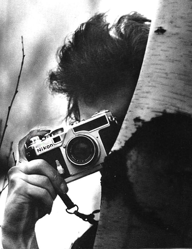 Bob Dylan with a Nikon SP rangefinder