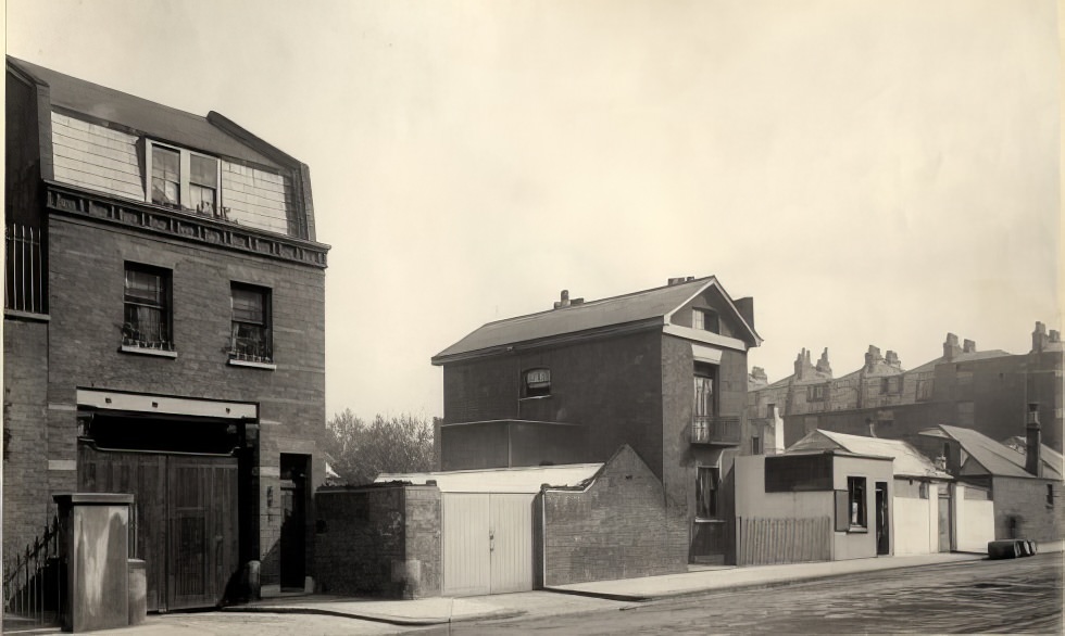 Manresa Road opposite Library Daniel's Brewery Stores, 1896