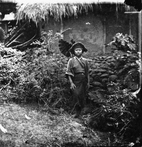 Pictured here, in another photograph from 1871, is a young woman from Taiwan, which was known as ‘Formosa’ in the 19th century.