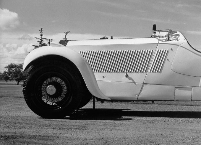 Capturing Elegance: Walker Evans' Timeless Photographs of Classic Rolls-Royce Automobiles