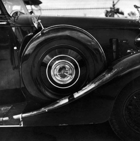 Detail on a 1939 Wraith at the Montreal meet of the Rolls-Royce Owners Club in August 1958