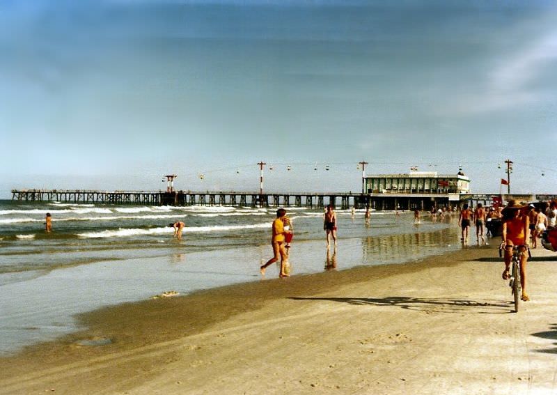 What Daytona Beach, California looked like in the 1970s