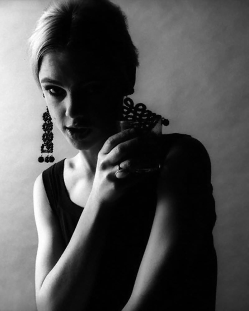 Icon of the 1960s: Edie Sedgwick's Style and Spirit Captured by Andy Warhol's Camera