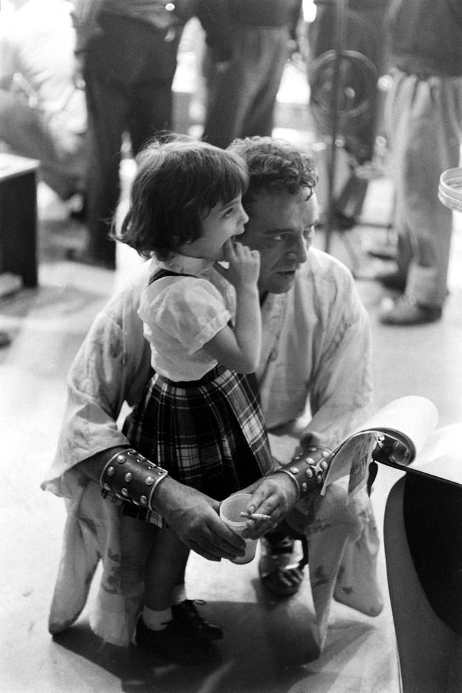 Richard Burton and his future stepdaughter, Liz Taylor and Mike Todd's daughter Liza, 1962.