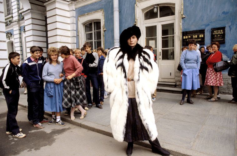 Red Square Chic: Ferdinando Scianna's 1987 Fashion Shoot in Leningrad