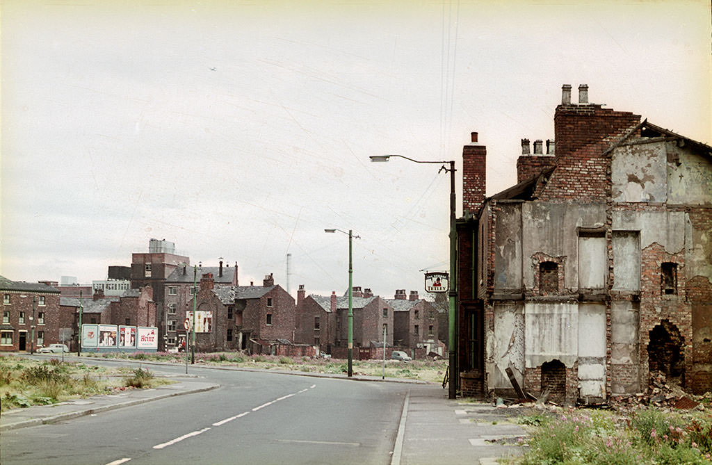 Radnor Street in Hulme, 1960s.