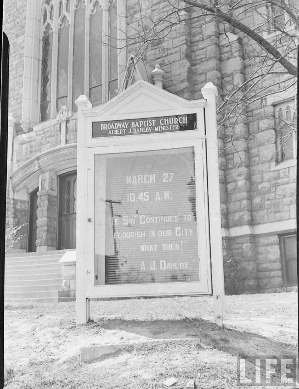 A Photographic Tour of Kansas City in the Late 1930s by William Vandivert