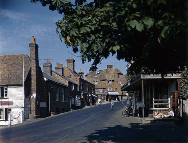 Unknown town in Kent, 1945