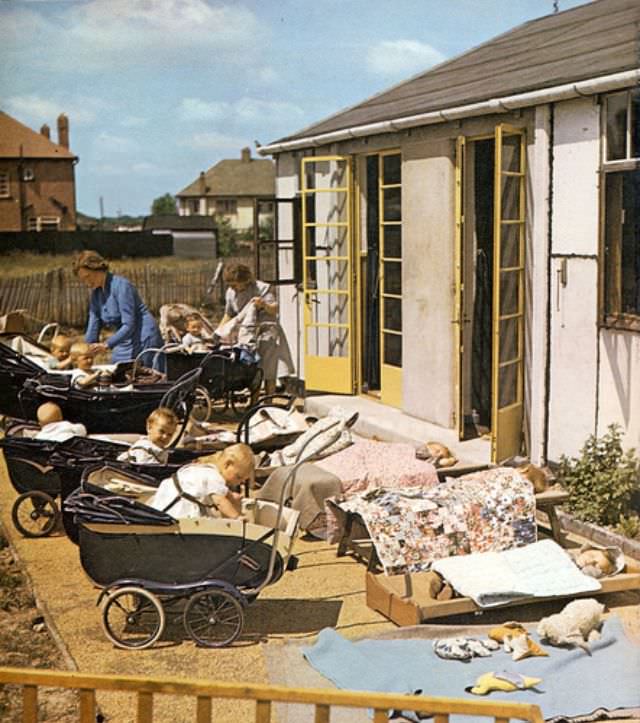 Day nursery, Hatfield, June 1943