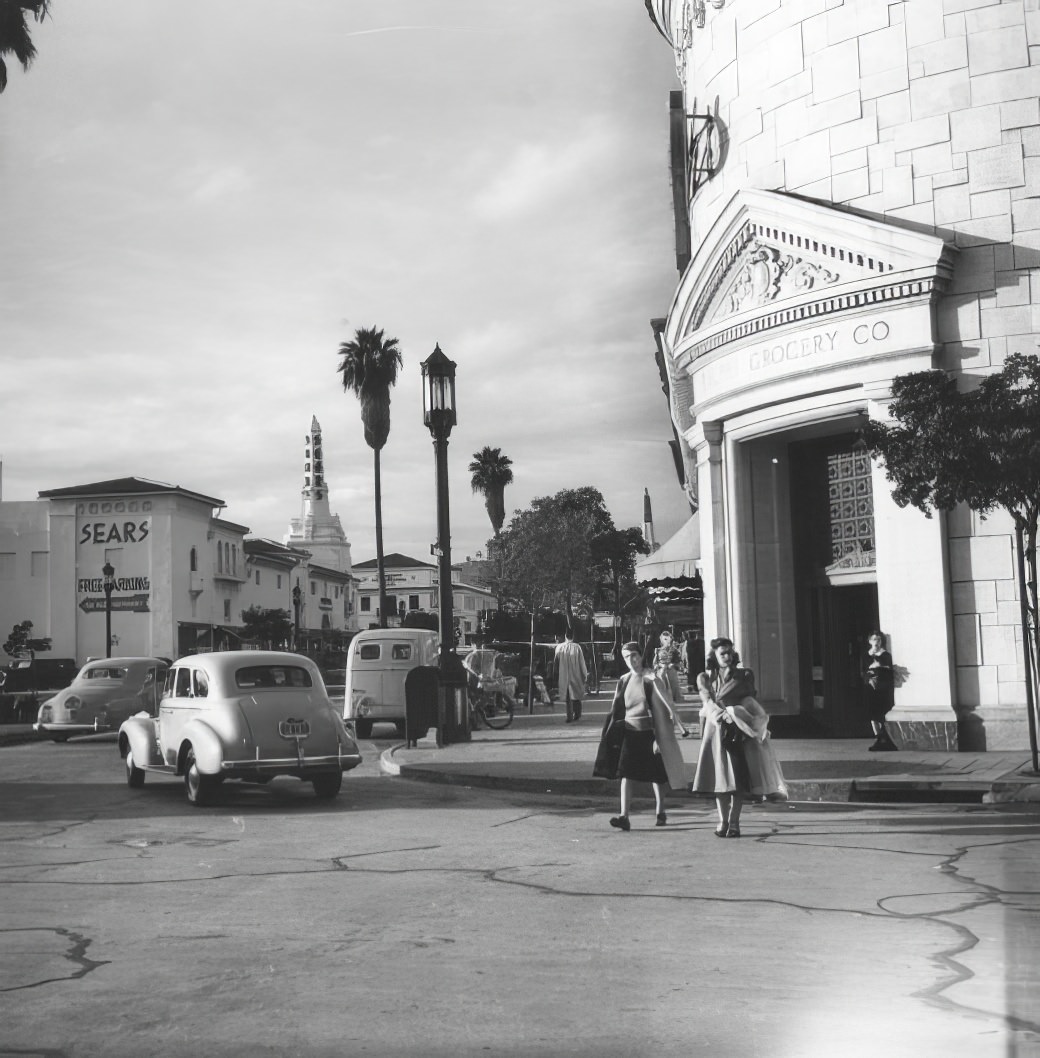 A City in Motion: Ansel Adams' Photos Capture the Energy of 1940s Los Angeles