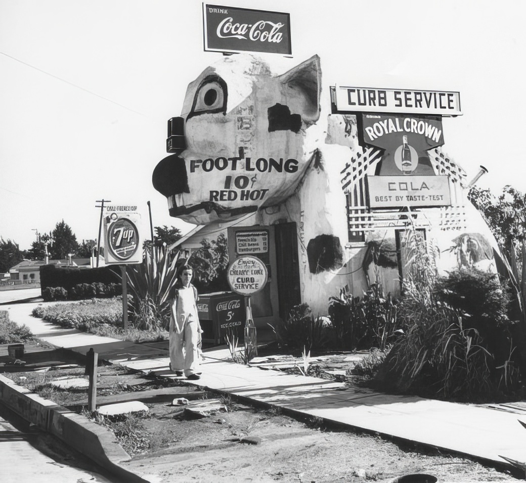 A City in Motion: Ansel Adams' Photos Capture the Energy of 1940s Los Angeles