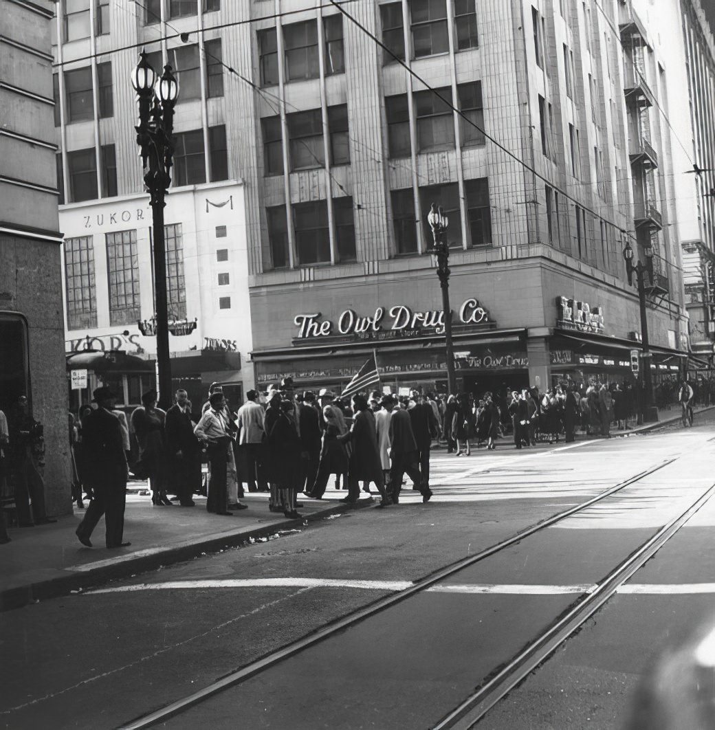 A City in Motion: Ansel Adams' Photos Capture the Energy of 1940s Los Angeles