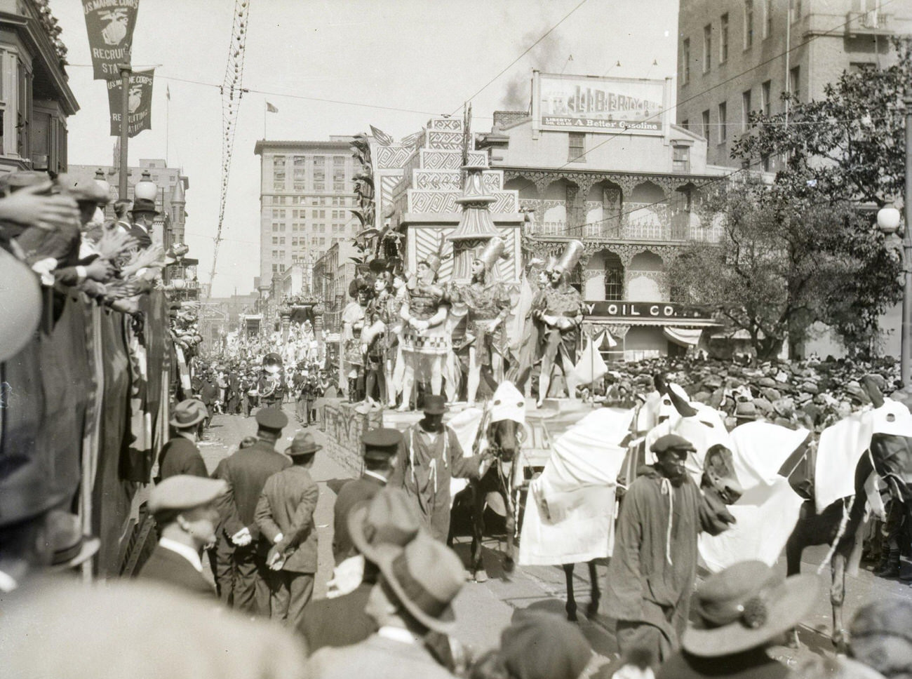 A General View of the Mardi Gras Procession, 1925.