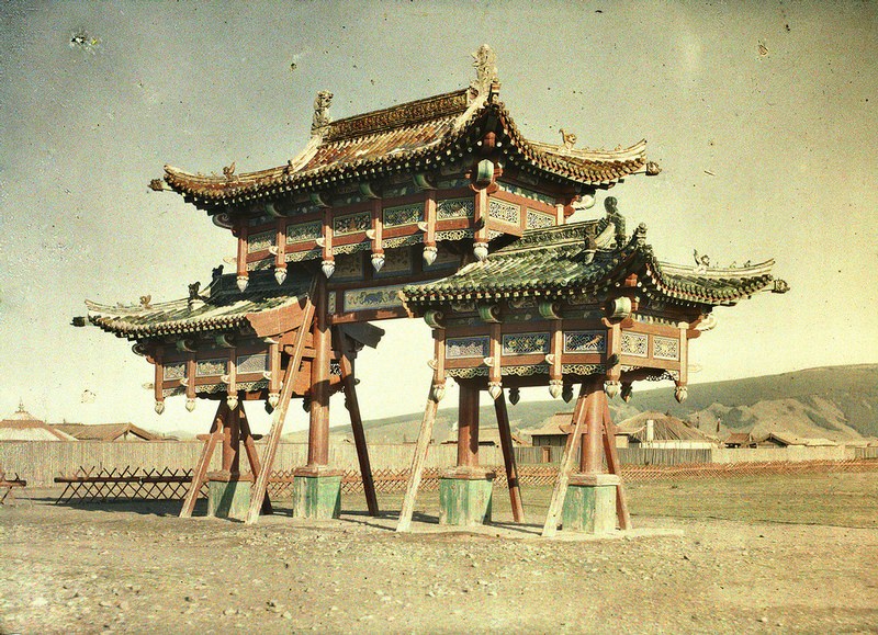 Triumphal Gates of the Yellow Palace in Urga.