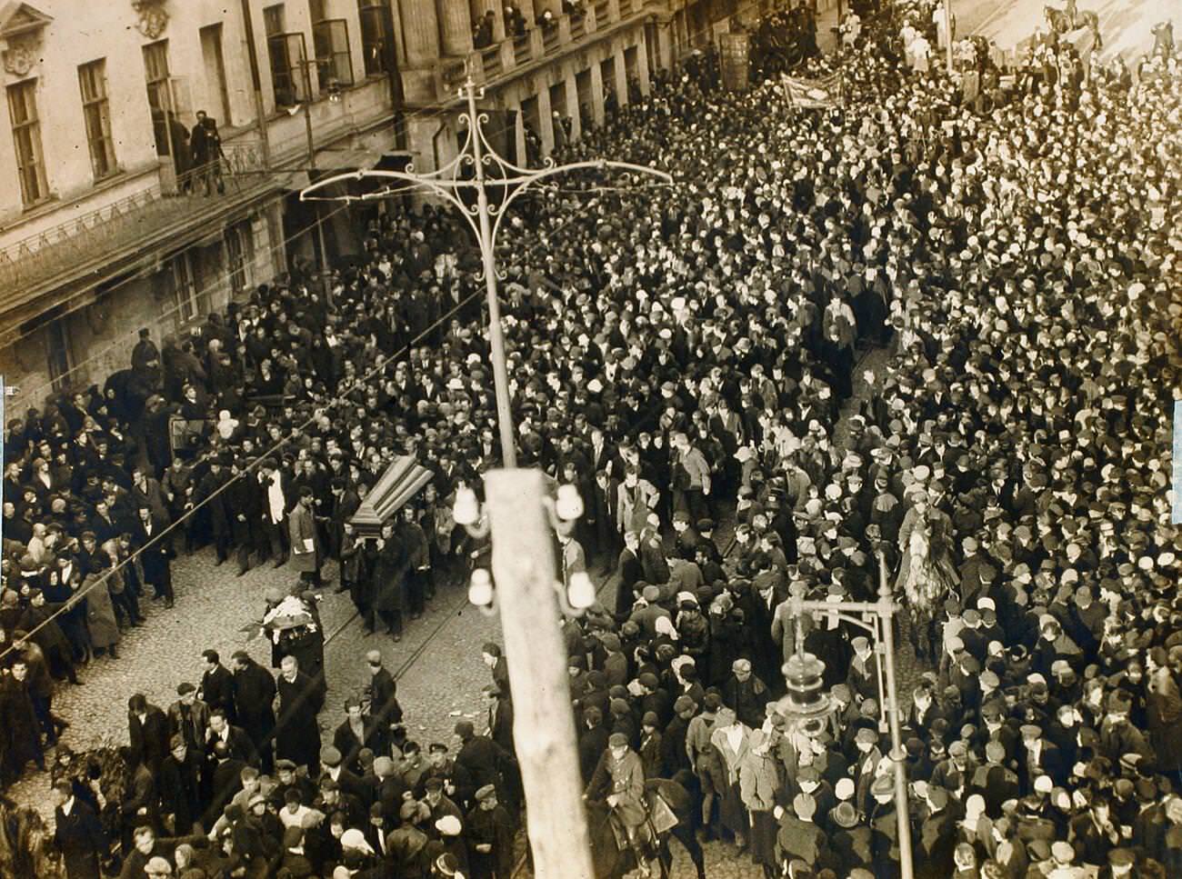 Funeral procession of the poet Valery Bryusov, Moscow, 1924.