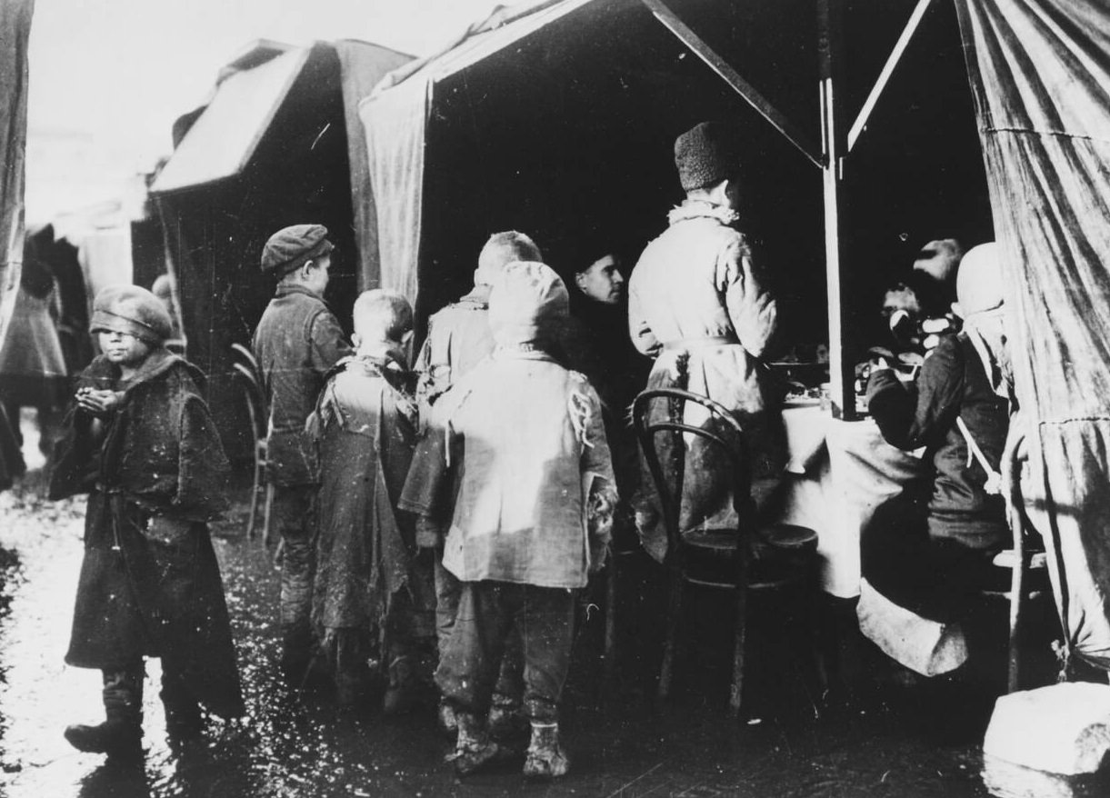 Moscow street arabs, 1922.