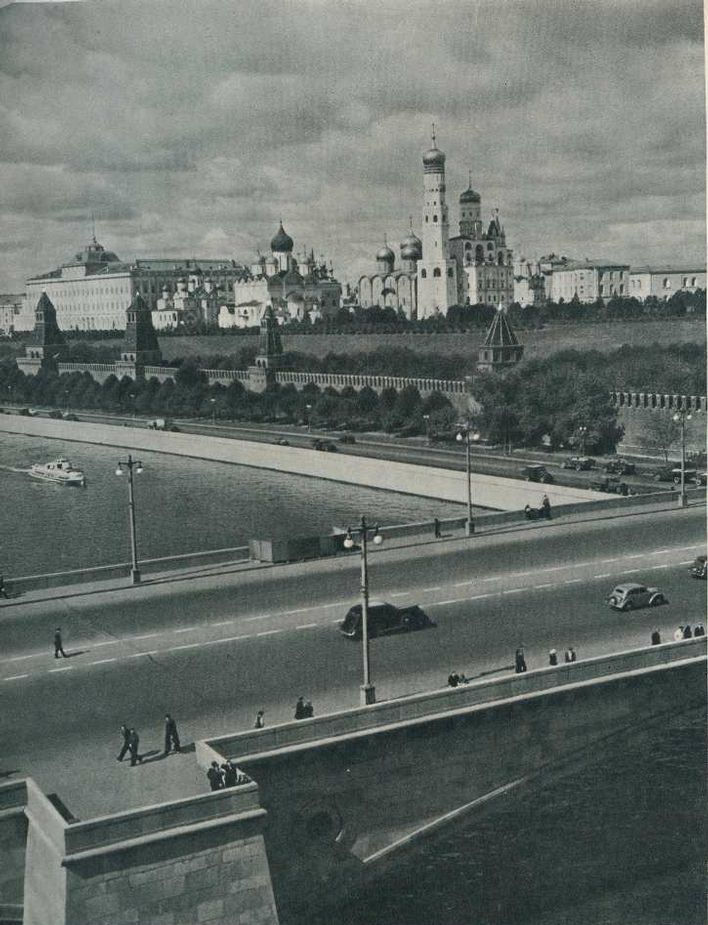 View of the Grand Kremlin courtyard