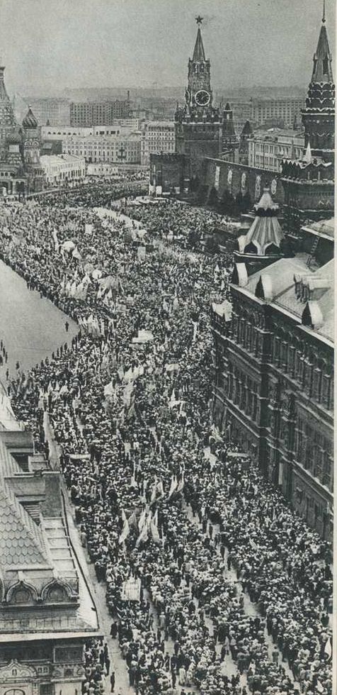 A Day in the Life of Moscow: Glimpses of the Soviet Capital in 1960