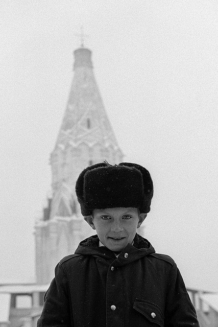 Life in the USSR: Exploring the Streets and Scenes of Moscow in 1984 Through Vintage Photos