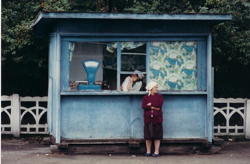 Life in the USSR: Exploring the Streets and Scenes of Moscow in 1984 Through Vintage Photos