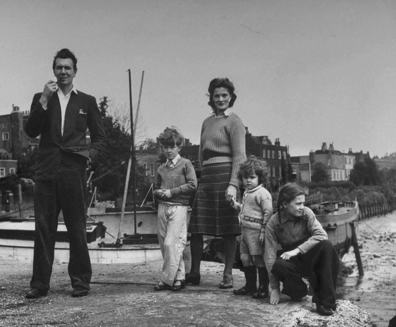 Michael Redgrave, wife Rachel Kempson, and children Corin, Lynn, and Vanessa, 1946.