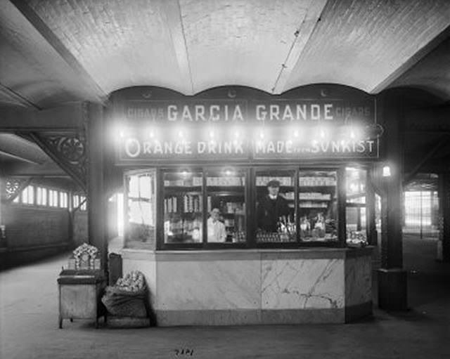 Brooklyn Bridge soda stand ground level