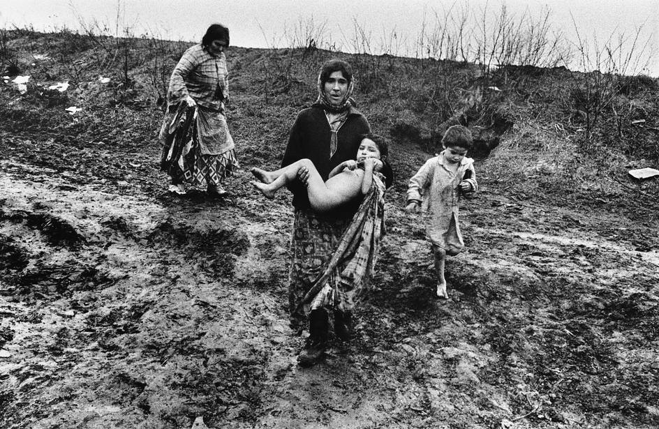 A Life on the Road: Vintage Photos Capture the Romantic Spirit of Nomadic Gypsy Life in the 1960s and '70s